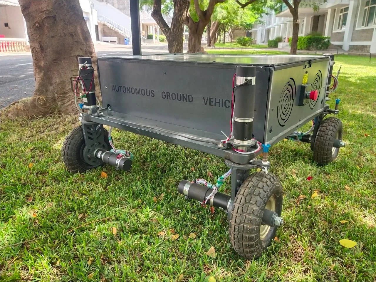 All-Wheel Drive & Steering Unmanned Ground Vehicle — figure 2
